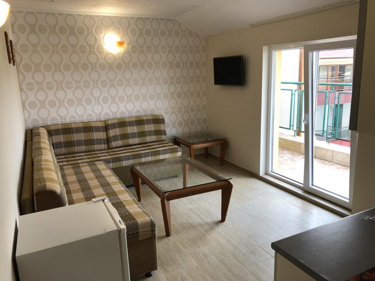 Family Hotel Avenue Китен Экстерьер фото
